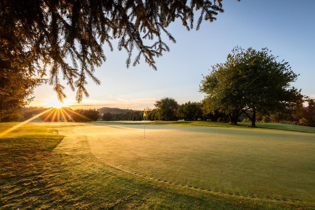Golf Certovo Bremeno Hotell Jistebnice Exteriör bild